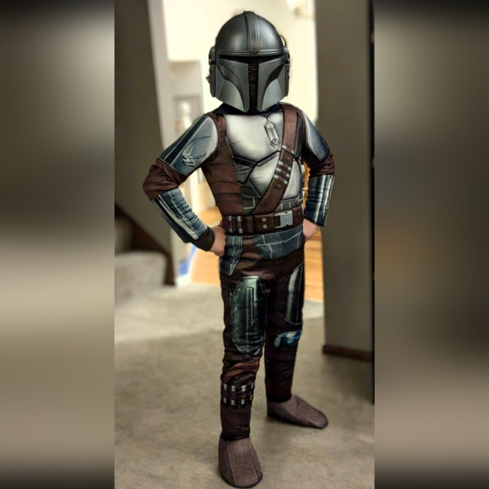 Madalorian Kids Costume Medium (8-10)